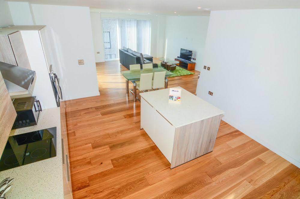 לונדון Apartment Wharf - Cambridge Av מראה חיצוני תמונה