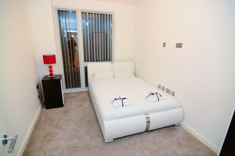 לונדון Apartment Wharf - Cambridge Av מראה חיצוני תמונה