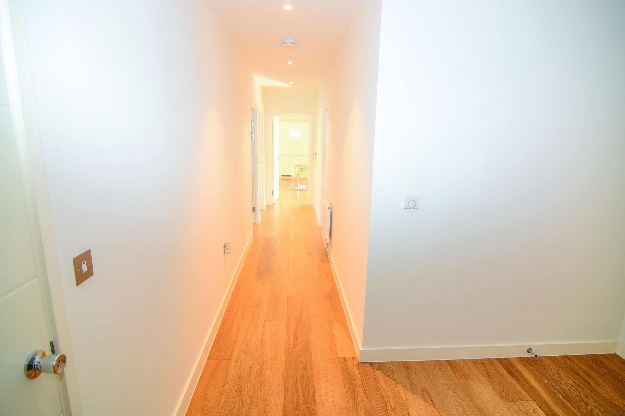 לונדון Apartment Wharf - Cambridge Av מראה חיצוני תמונה