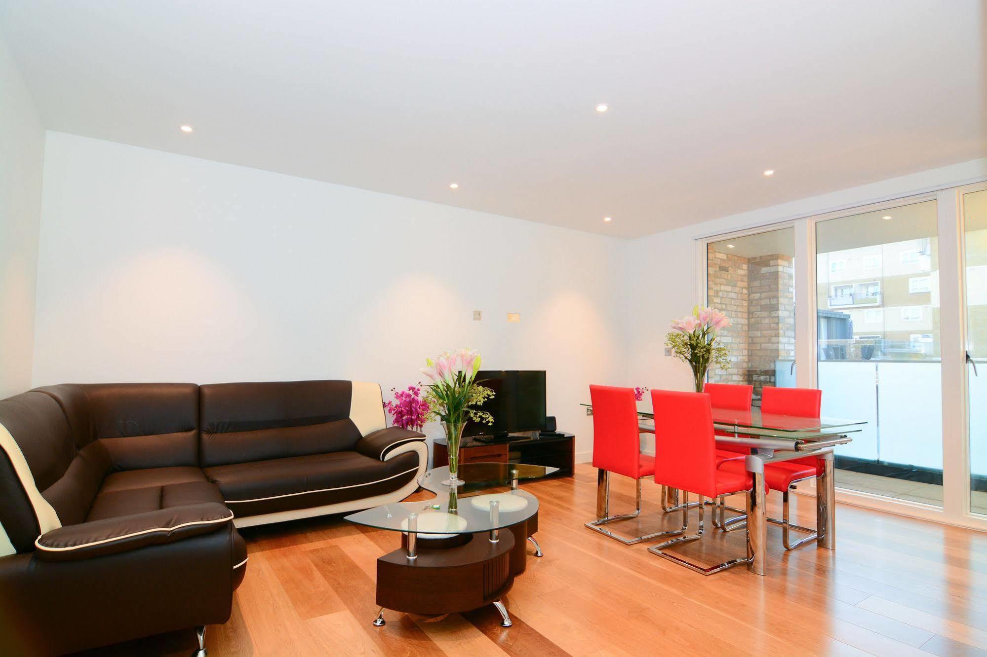 לונדון Apartment Wharf - Cambridge Av מראה חיצוני תמונה