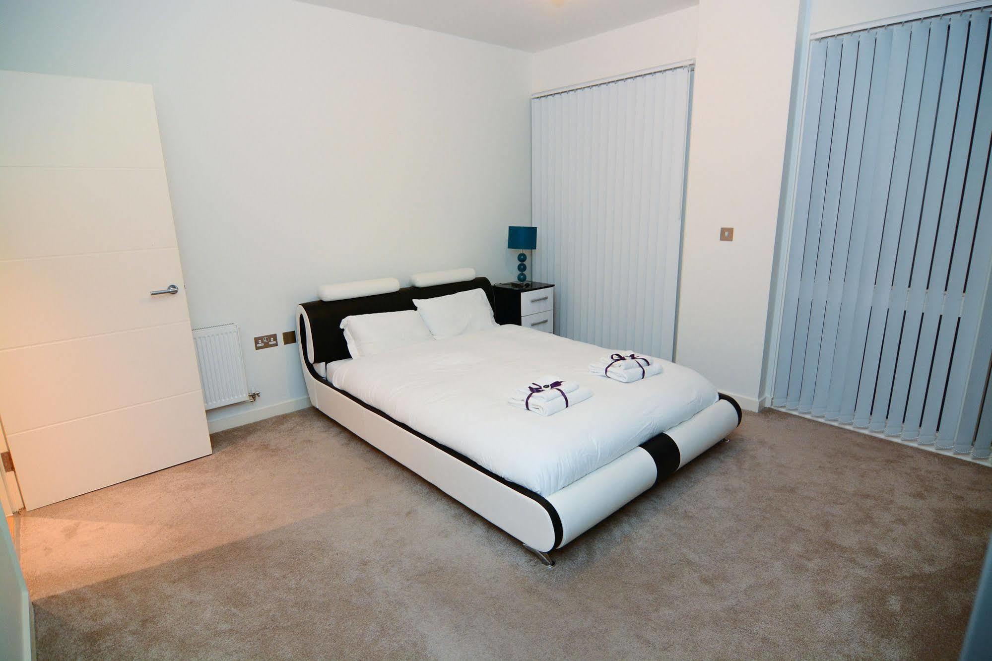 לונדון Apartment Wharf - Cambridge Av מראה חיצוני תמונה