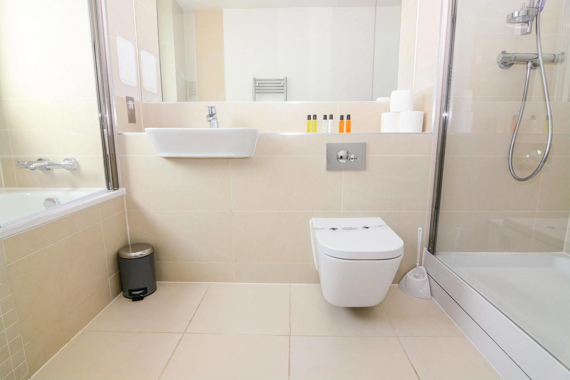 לונדון Apartment Wharf - Cambridge Av מראה חיצוני תמונה