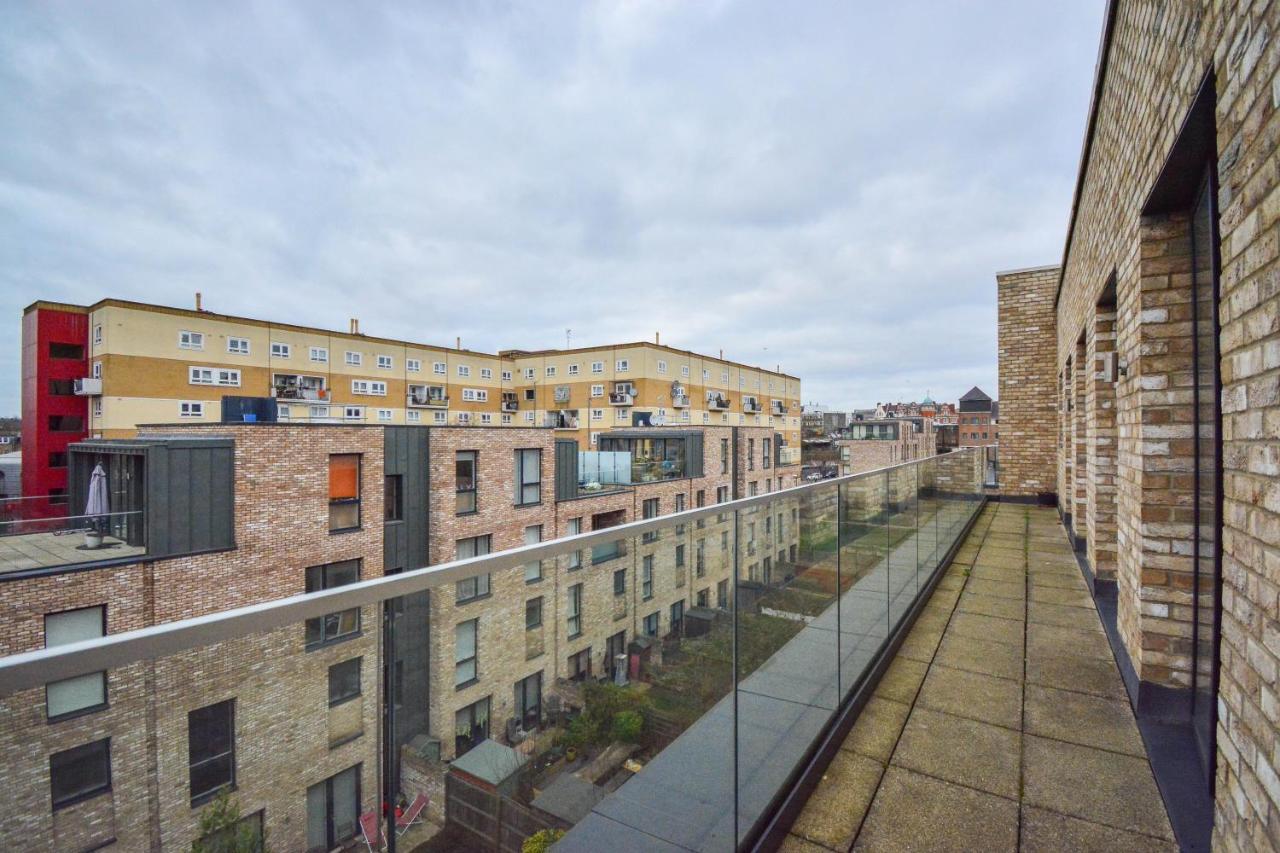 לונדון Apartment Wharf - Cambridge Av מראה חיצוני תמונה