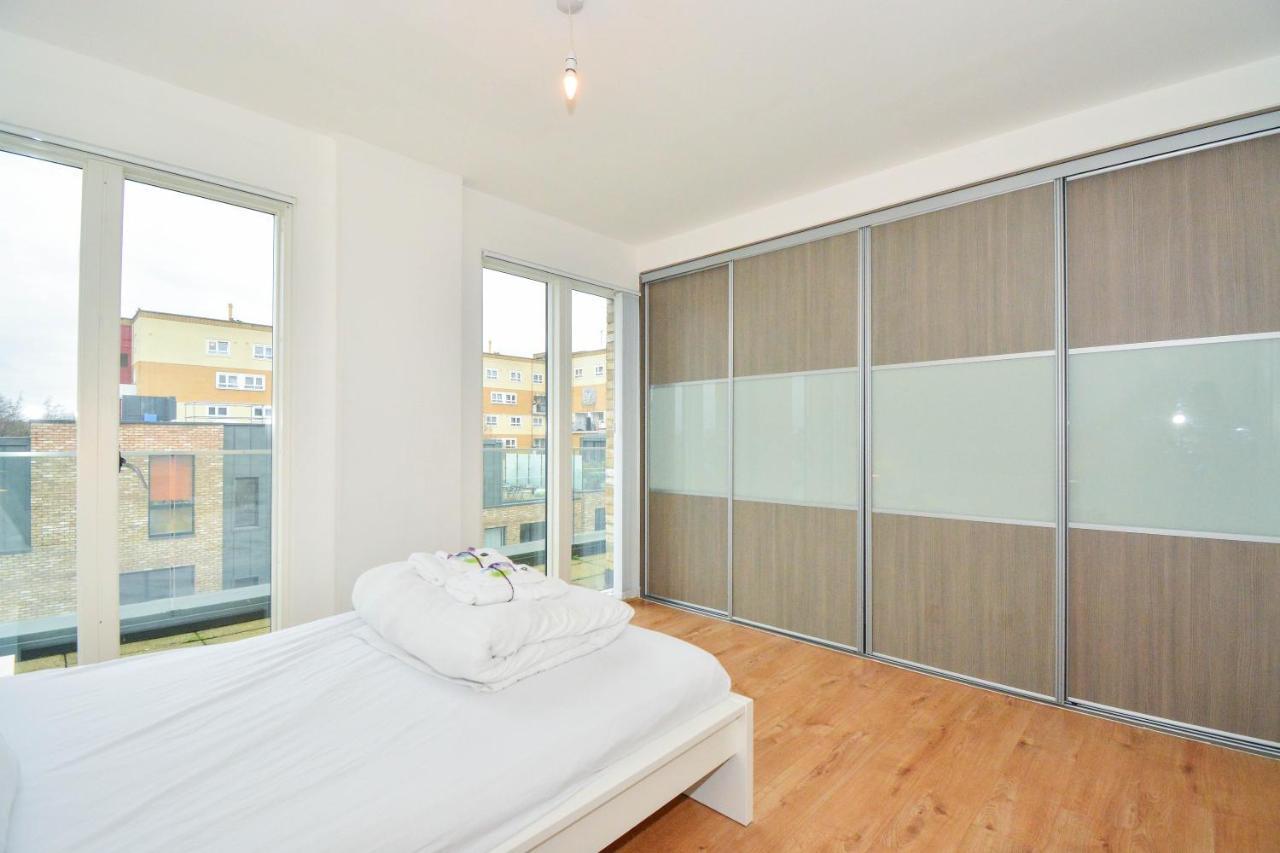 לונדון Apartment Wharf - Cambridge Av מראה חיצוני תמונה