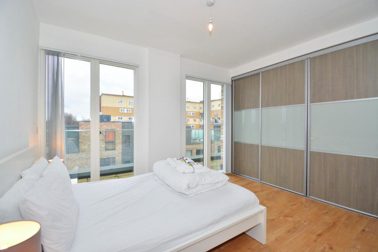 לונדון Apartment Wharf - Cambridge Av מראה חיצוני תמונה