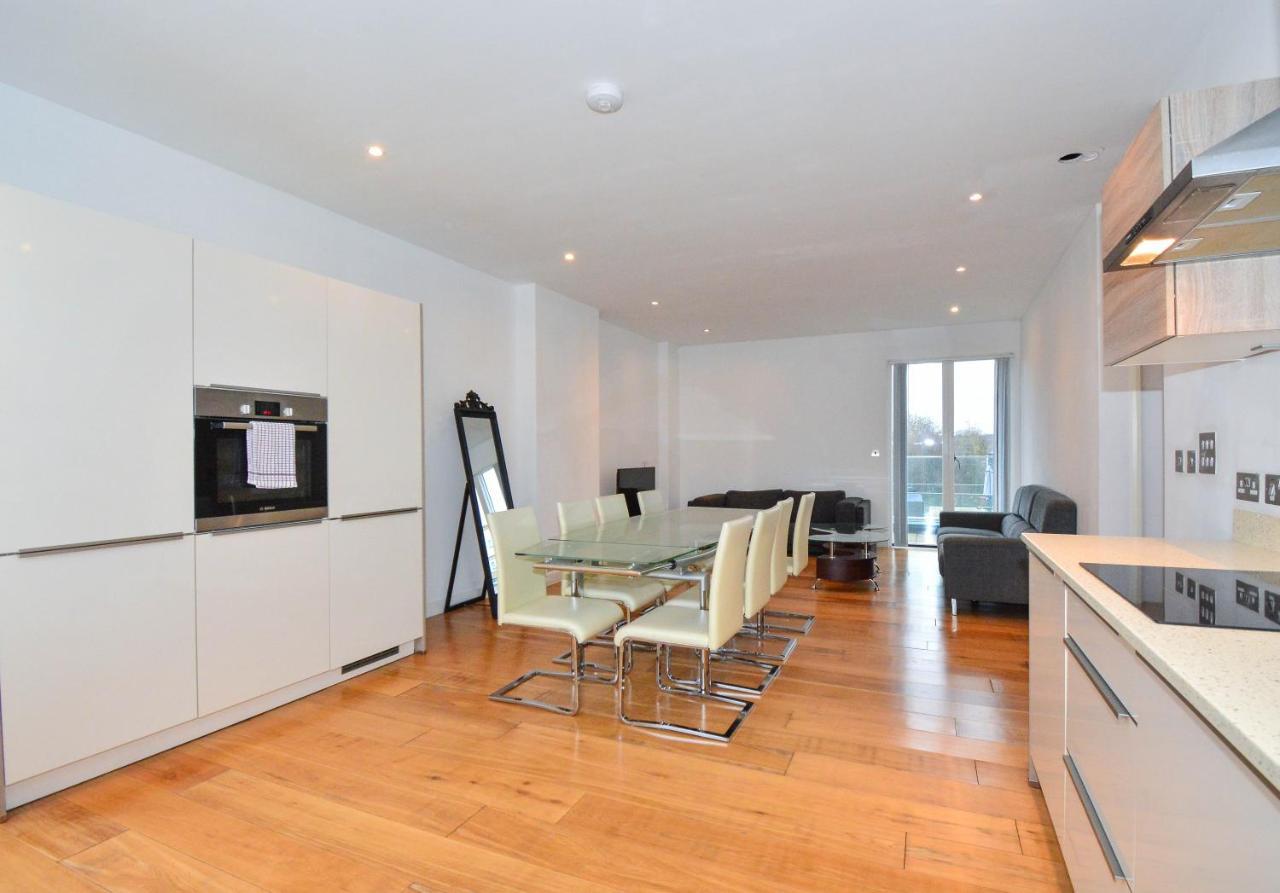 לונדון Apartment Wharf - Cambridge Av מראה חיצוני תמונה
